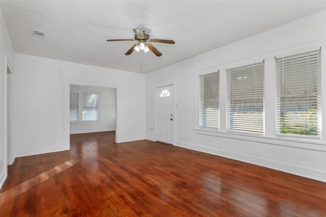 5708 Live Oak Street, Dallas, TX 75206