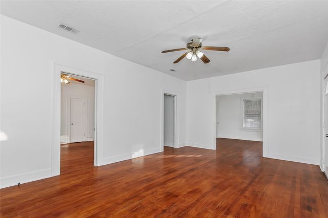 5708 Live Oak Street, Dallas, TX 75206