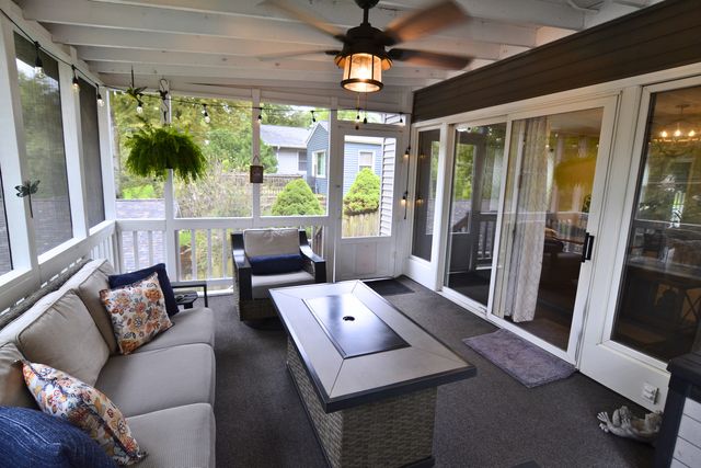 2550 Cody Street, Bettendorf, IA 52722