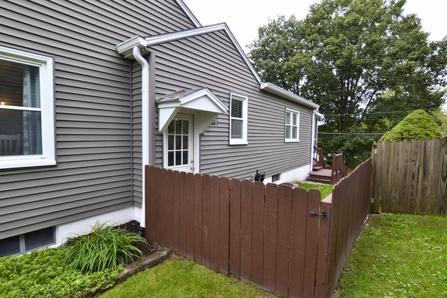 2550 Cody Street, Bettendorf, IA 52722