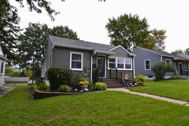 2550 Cody Street, Bettendorf, IA 52722