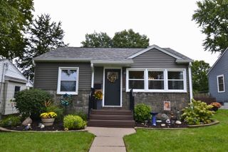 2550 Cody Street, Bettendorf, IA 52722
