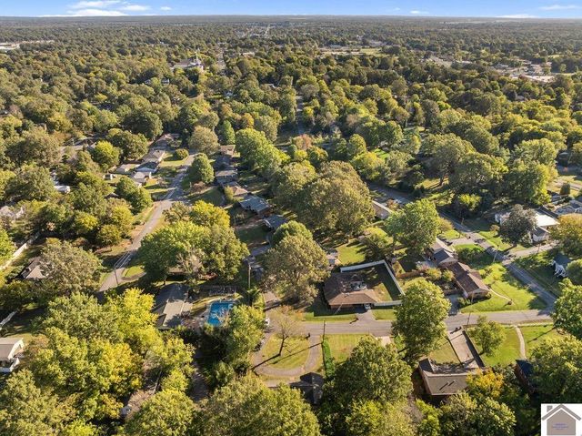 221 Wedgewood Place, Paducah, KY 42001