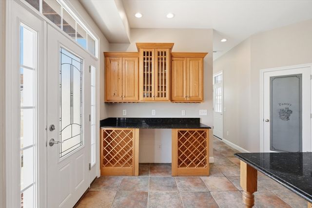 27 Bittersweet Ln, Hampton, NH 03842