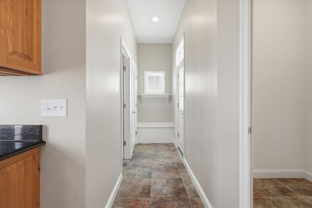 27 Bittersweet Ln, Hampton, NH 03842