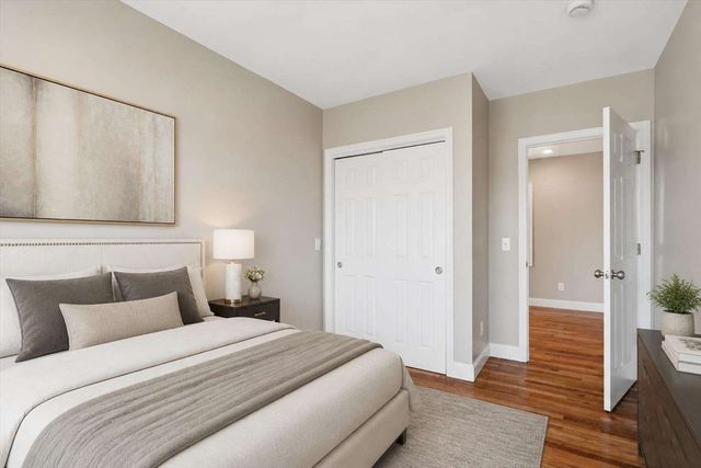 27 Bittersweet Ln, Hampton, NH 03842