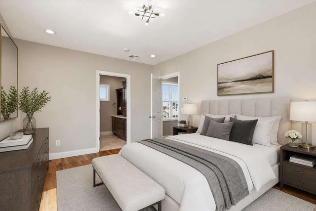 27 Bittersweet Ln, Hampton, NH 03842