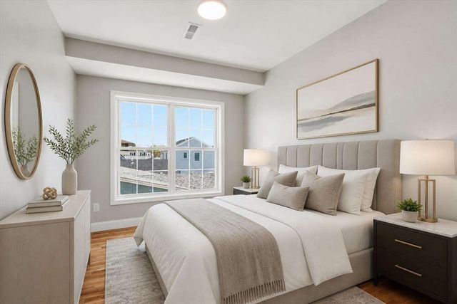 27 Bittersweet Ln, Hampton, NH 03842