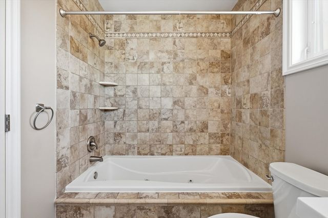 27 Bittersweet Ln, Hampton, NH 03842
