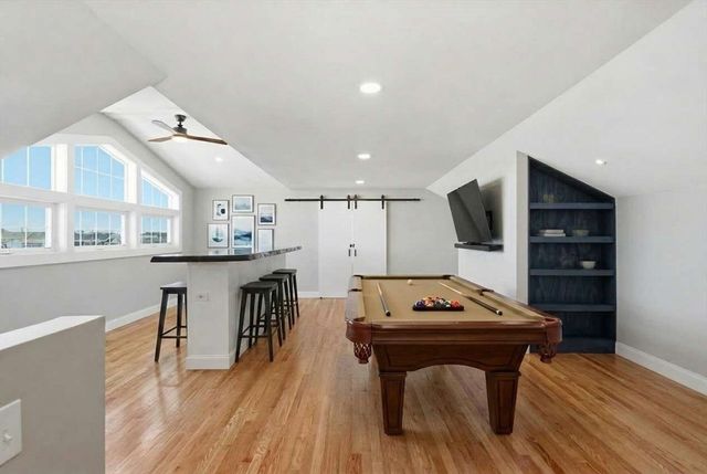 27 Bittersweet Ln, Hampton, NH 03842