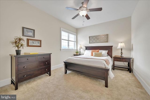 378 FERN LN, Lancaster, PA 17601