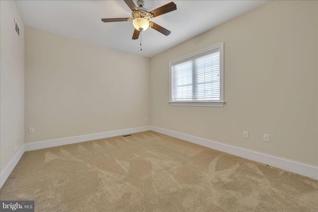 378 FERN LN, Lancaster, PA 17601