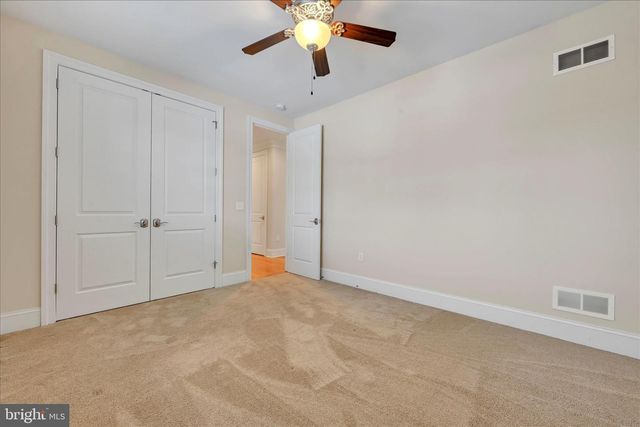 378 FERN LN, Lancaster, PA 17601