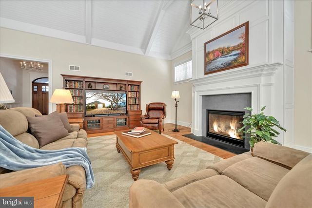 378 FERN LN, Lancaster, PA 17601