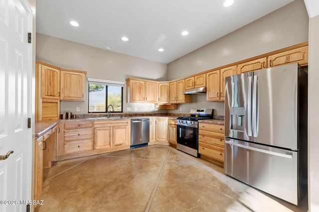 2825 W Lambert Lane, Tucson, AZ 85742