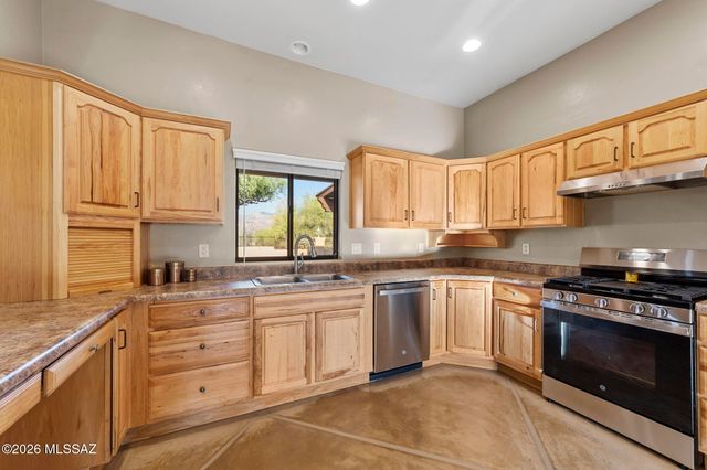 2825 W Lambert Lane, Tucson, AZ 85742