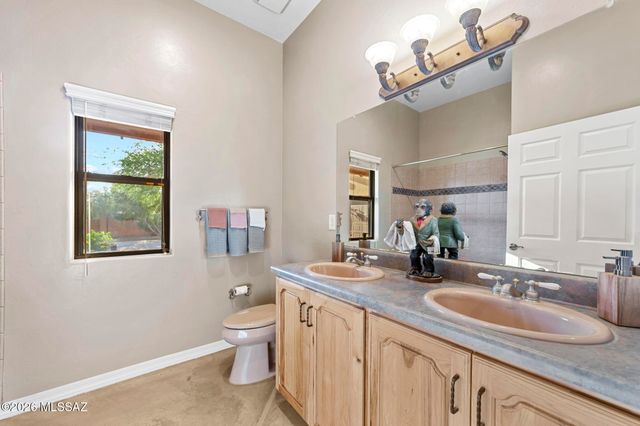 2825 W Lambert Lane, Tucson, AZ 85742