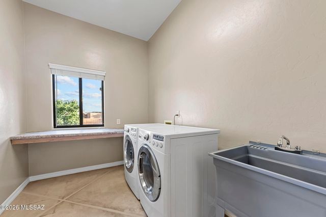 2825 W Lambert Lane, Tucson, AZ 85742