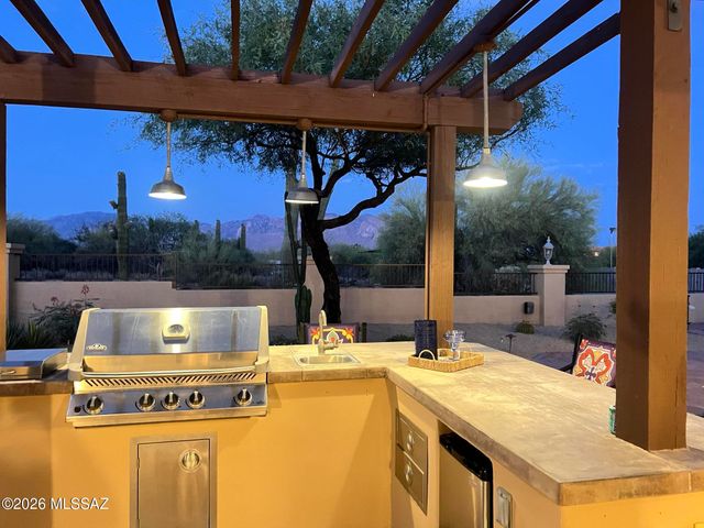 2825 W Lambert Lane, Tucson, AZ 85742