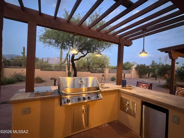 2825 W Lambert Lane, Tucson, AZ 85742