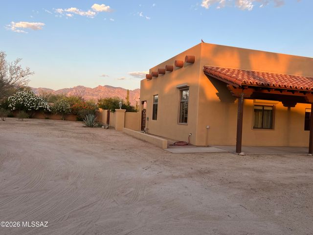 2825 W Lambert Lane, Tucson, AZ 85742