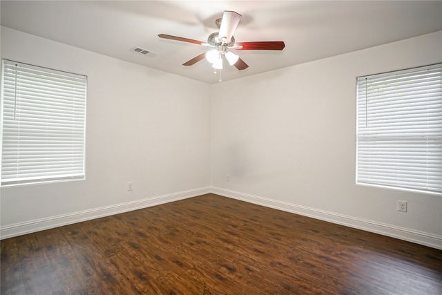 423 W Walker Street, Denison, TX 75020