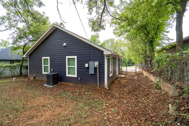 423 W Walker Street, Denison, TX 75020
