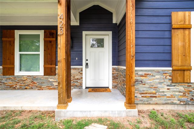 423 W Walker Street, Denison, TX 75020