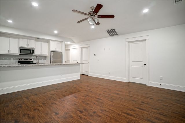 423 W Walker Street, Denison, TX 75020