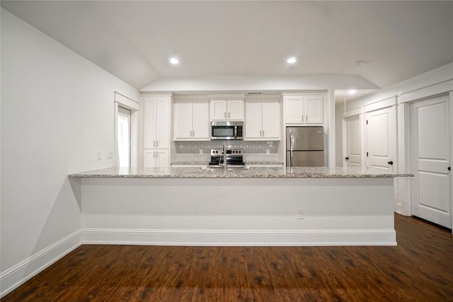423 W Walker Street, Denison, TX 75020