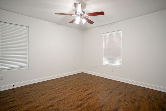 423 W Walker Street, Denison, TX 75020