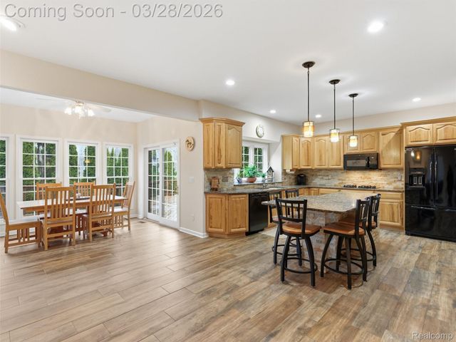 281 Mead Road, Oakland Charter Township, MI 48306