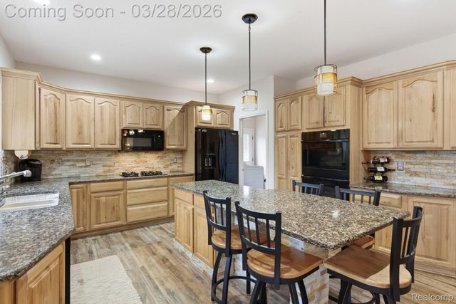 281 Mead Road, Oakland Charter Township, MI 48306