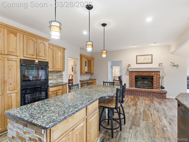 281 Mead Road, Oakland Charter Township, MI 48306