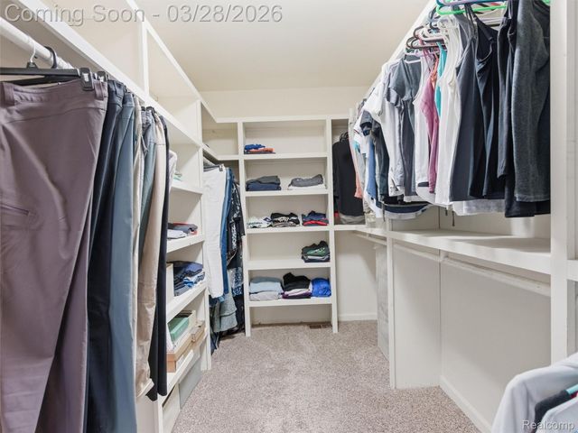 281 Mead Road, Oakland Charter Township, MI 48306