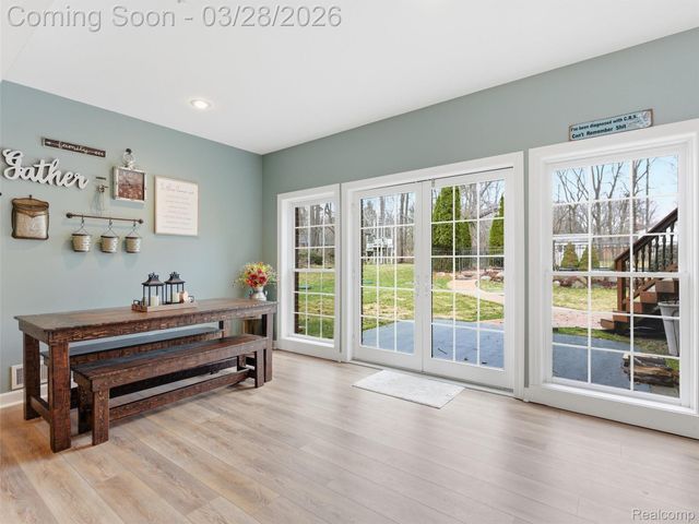 281 Mead Road, Oakland Charter Township, MI 48306