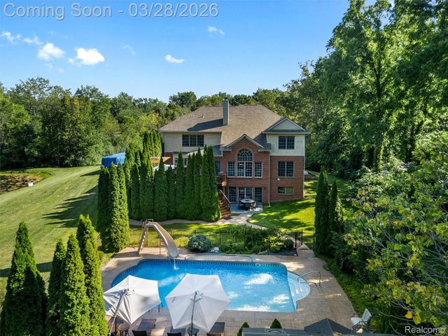 281 Mead Road, Oakland Charter Township, MI 48306