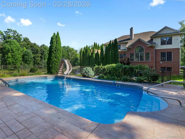 281 Mead Road, Oakland Charter Township, MI 48306