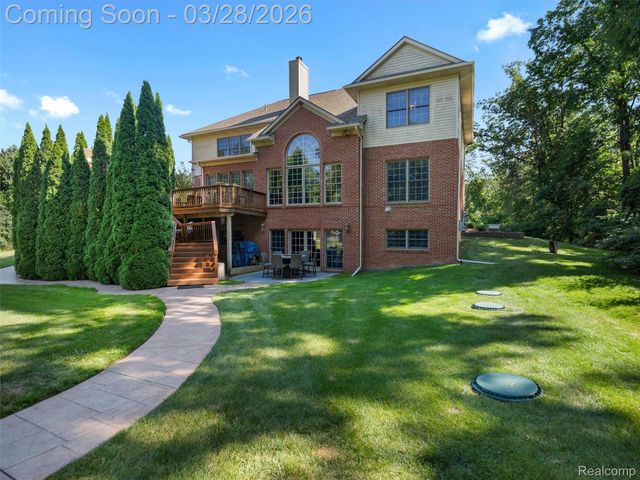 281 Mead Road, Oakland Charter Township, MI 48306