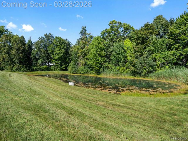 281 Mead Road, Oakland Charter Township, MI 48306