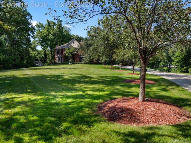 281 Mead Road, Oakland Charter Township, MI 48306