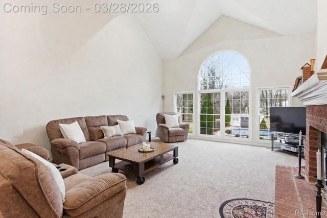 281 Mead Road, Oakland Charter Township, MI 48306