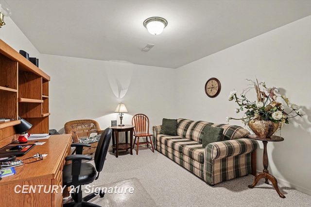 53 W Willow Pond Drive, Saginaw, MI 48603