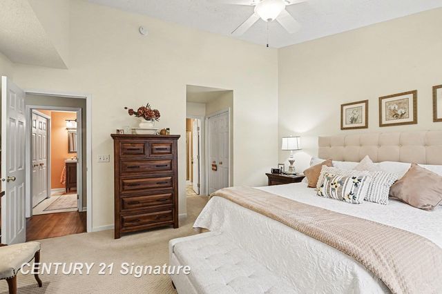 53 W Willow Pond Drive, Saginaw, MI 48603