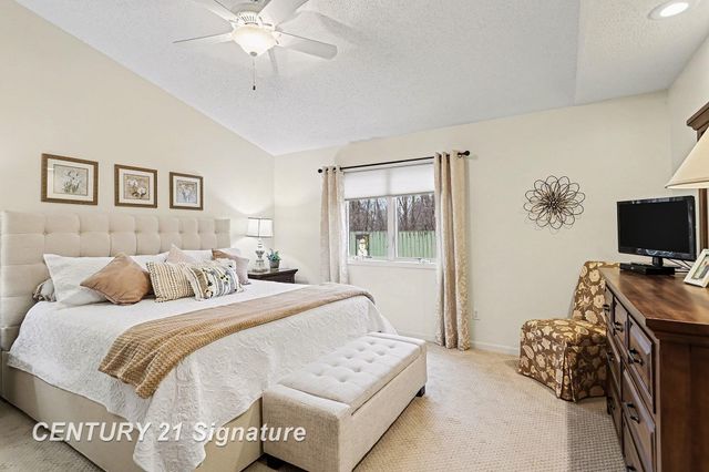 53 W Willow Pond Drive, Saginaw, MI 48603