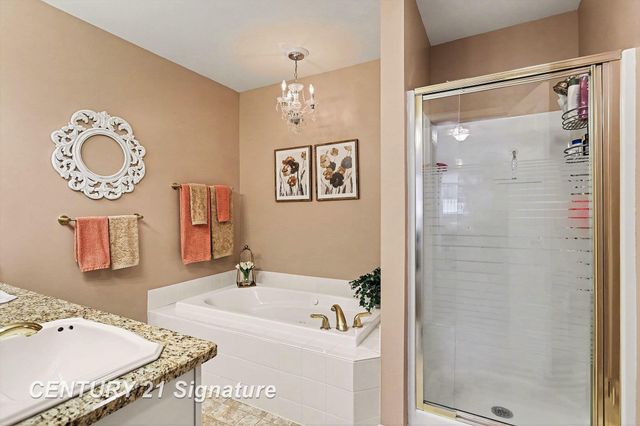 53 W Willow Pond Drive, Saginaw, MI 48603