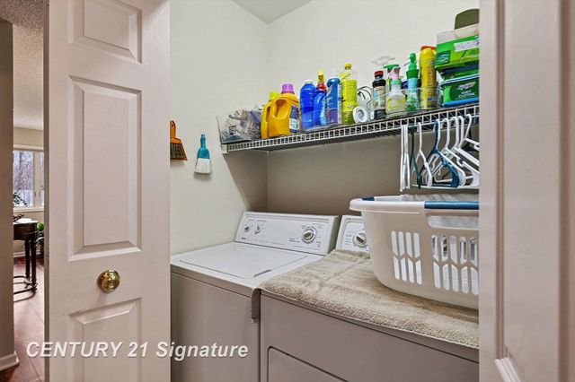 53 W Willow Pond Drive, Saginaw, MI 48603