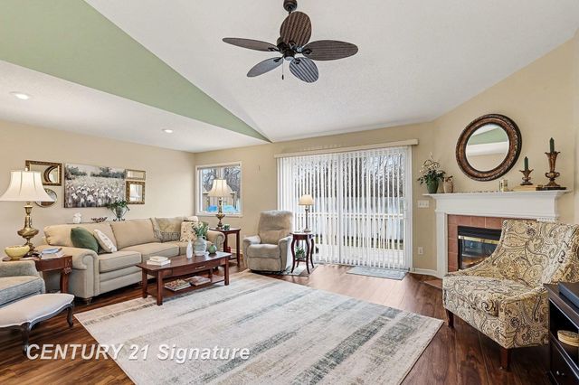 53 W Willow Pond Drive, Saginaw, MI 48603