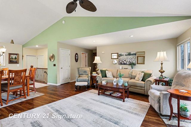 53 W Willow Pond Drive, Saginaw, MI 48603