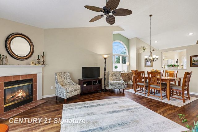 53 W Willow Pond Drive, Saginaw, MI 48603